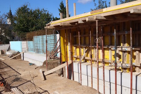 GRADNJA ŽARNEGA ZIDU NA POKOPALIŠČU RAKEK 01 FOTO LJUBO VUKELIČ